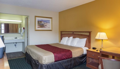Standard Room, 1 King Bed, Smoking