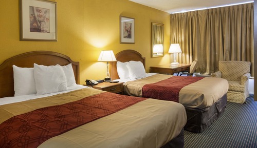 Standard Room, 2 Queen Beds, Non Smoking