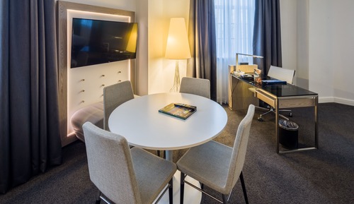 Junior Suite (Cathedral View)