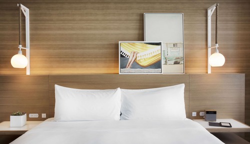 1 King Bed, Corner Room, Intracoastal View, Terrace Balcony, High Floor