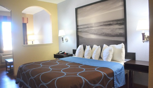Standard Room, 1 King Bed