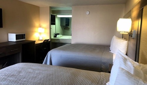 Classic Room, 2 Queen Beds, Smoking