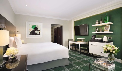 Junior Suite, 1 King Bed (Lounge Space, Waterloo Place View)