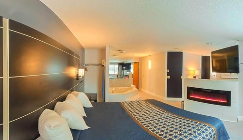 1 King Suite Jacuzzi, Non Smoking