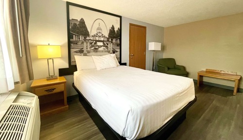 Standard Room, 1 Queen Bed