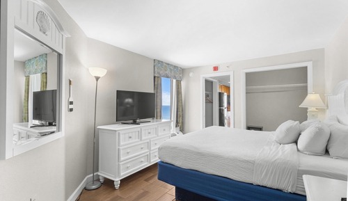 Standard Suite, Oceanfront (King Bed)