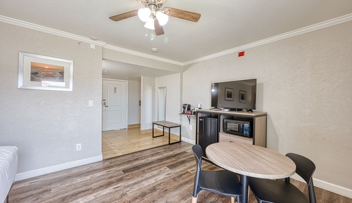 Room, 1 King Bed, Accessible