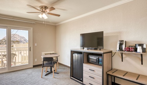 Standard Room, 2 Queen Beds, Partial Ocean View