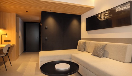 Double Room (Lounge)