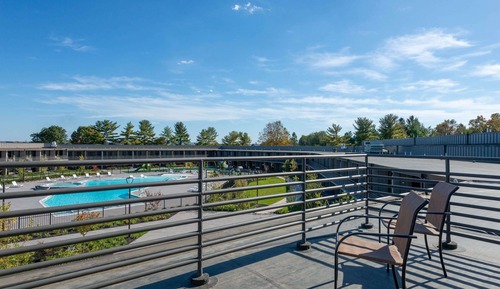 Suite, 2 Queen Beds, Non Smoking, Pool View