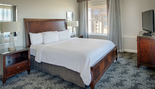 Suite, 1 King Bed, Accessible, Allergy Friendly