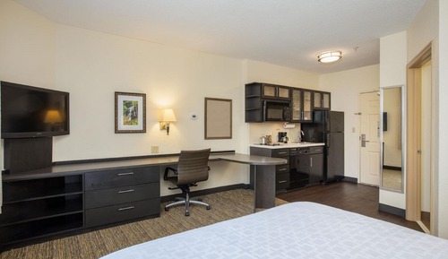 Standard Room, 1 Queen Bed, Non Smoking
