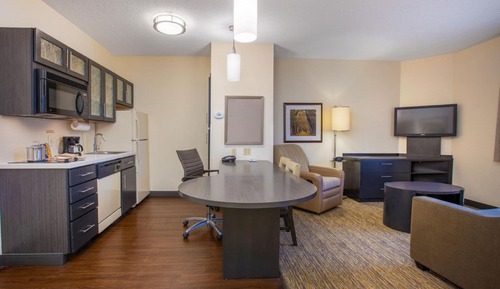 Suite, 1 Queen Bed, Non Smoking