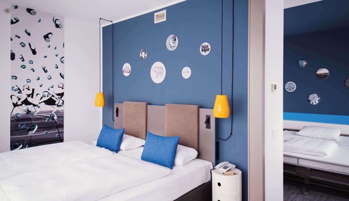 Room (Lounge)