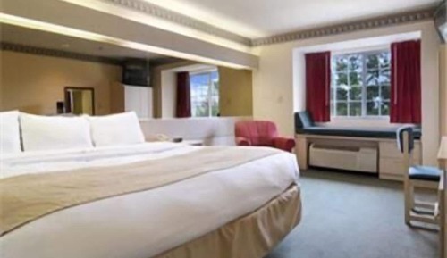 Suite, 1 King Bed, Smoking