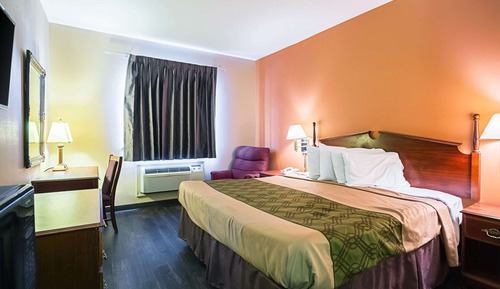 Standard Room, 1 King Bed, Non Smoking (Accessible, Updgrade)