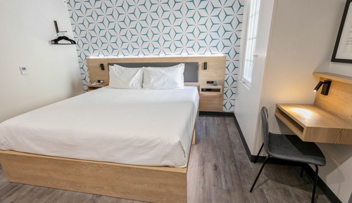 Standard Room, 1 King Bed (Self Check-in with Virtual Front Desk)