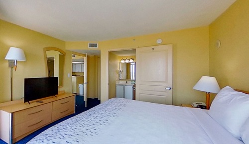 Condo, 2 Bedrooms (Oceanfront)