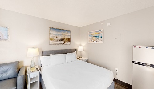 Room (Studio,1 Queen Bed)