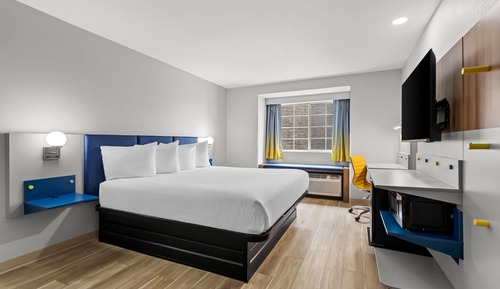 Room, 1 King Bed, Accessible, Non Smoking (Bathtub W/grab Bars)