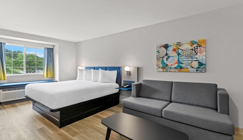 Suite, 1 King Bed, Non Smoking