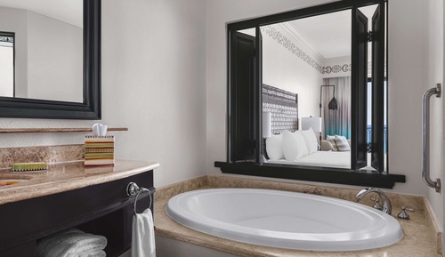Premier Suite, 1 King Bed, Balcony, Ocean View (Parlor)