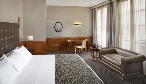 GRAND PREMIUM ROOM (3 ADULTS)