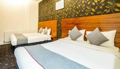 Deluxe Quadruple Room