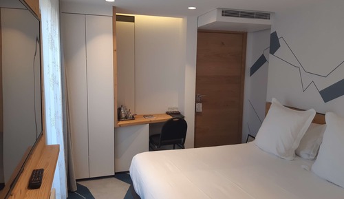 Suite, 1 King Bed, Non Smoking (with Sofabed)