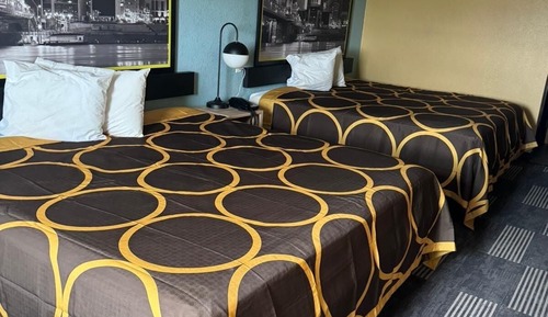 Room, Multiple Beds