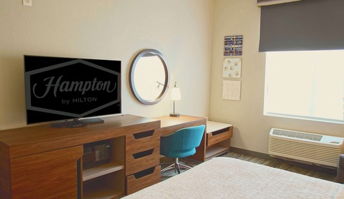 Room, 1 King Bed, Refrigerator & Microwave