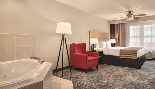 Premium Suite, 1 King Bed with Sofa bed, Non Smoking, Jetted Tub