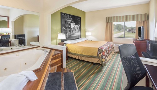 Deluxe Studio Suite, 1 King Bed, Non Smoking, Hot Tub