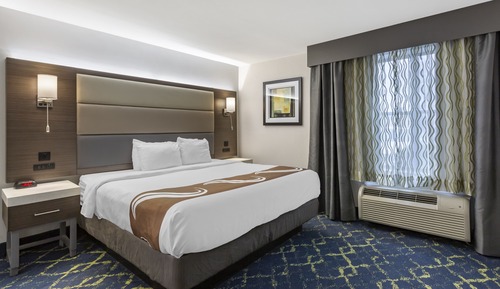 Suite, 1 King Bed, Accessible, Non Smoking