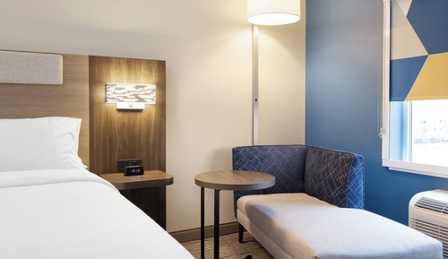 Standard Room, 1 King Bed, Roll-in Shower (Mobility)