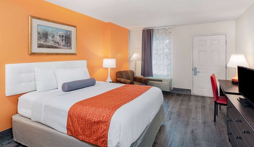 Room, 1 Queen Bed, Accessible, Smoking