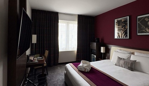 Privilege, Standard Room, 1 King Bed, Non Smoking