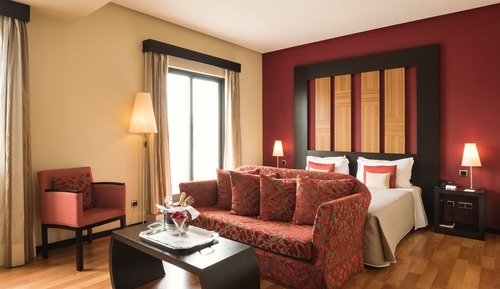 Panoramic Room