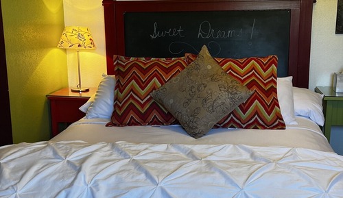 Comfort Room, 1 Queen Bed