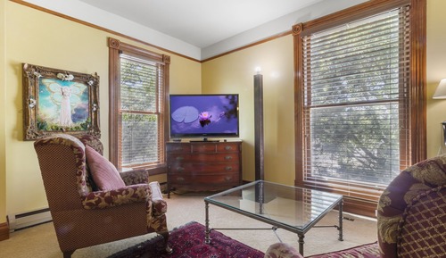 Design Room, 1 King Bed