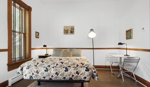 Standard Room, 1 Queen Bed