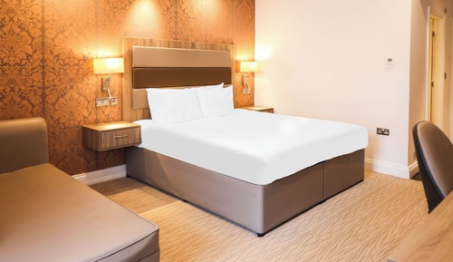 Deluxe Double King Room