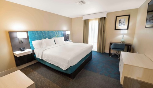 Suite, 1 King Bed, Non Smoking