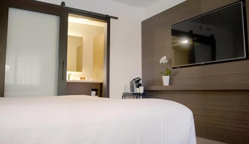 Standard Room, 1 Queen Bed, Accessible