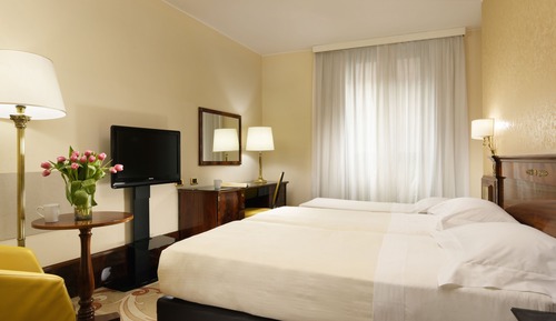 Classic Double Room (With Extra Bed)