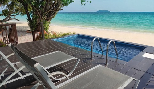 Beachfront Premier POOL