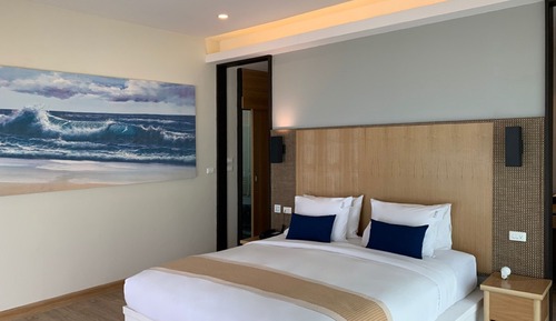 Beachfront Honeymoon Premier