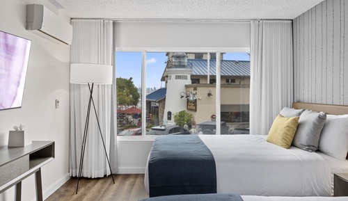 Deluxe Room, 2 Queen Beds, Harbor View