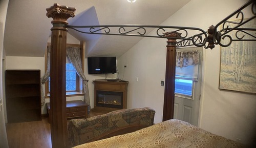 Room (Penthouse)