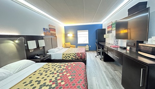 Room, 2 Queen Beds, Mobility Accessible, Non Smoking (Roll-in Shower)